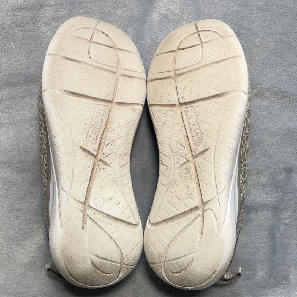 Hoka One One Women's Hupana Light Gray Sneakers - Picture 7 of 9